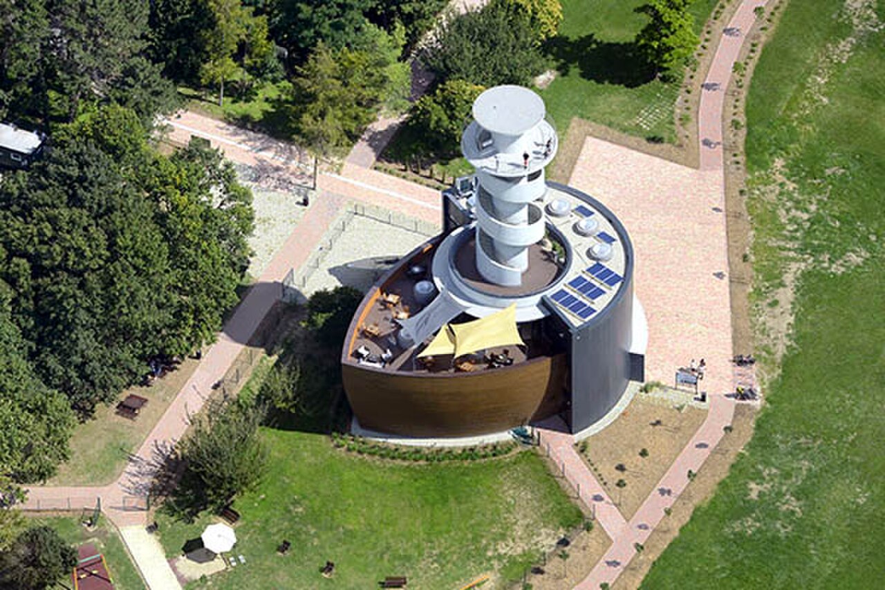 Balatonföldvár – Magaspart és Hajózástörténeti Látogatóközpont: Kilátó, hajóorros panoráma és interaktív élmények